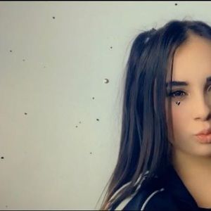 Meet your Posher, Mia